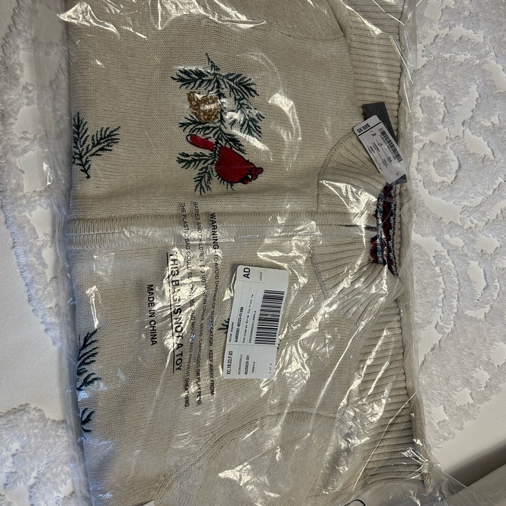 FAST SHIPPER - Christmas 🎄 Embroidered Cream Cardigan Sweater with Bird Design - Picture 5 of 5